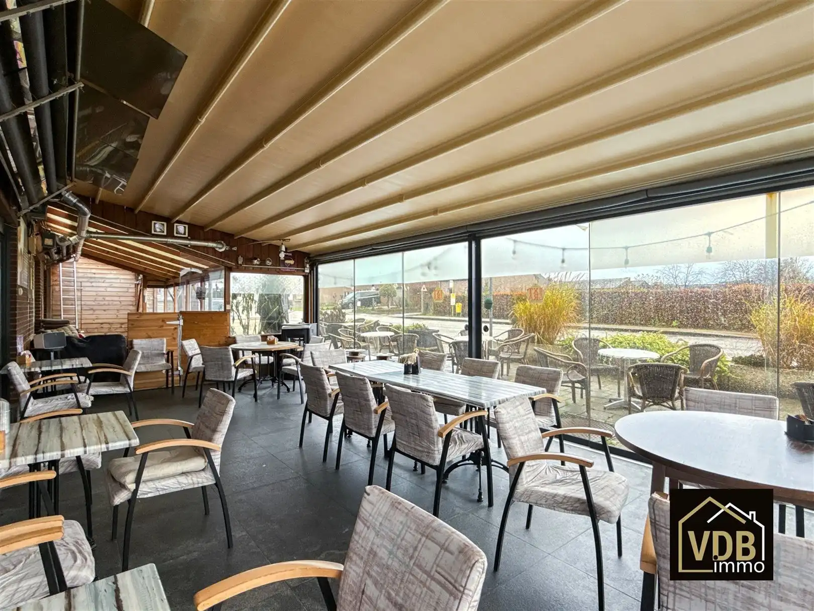 HANDELSHUIS MET WOONST foto 35