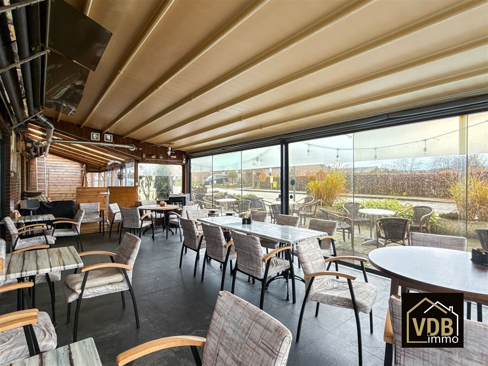 HANDELSHUIS MET WOONST foto 35