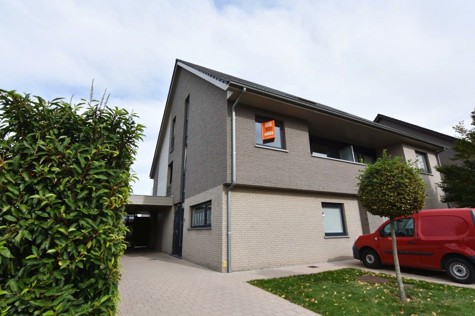 Heel ruime 3-slpk woonst in Oekene foto 2