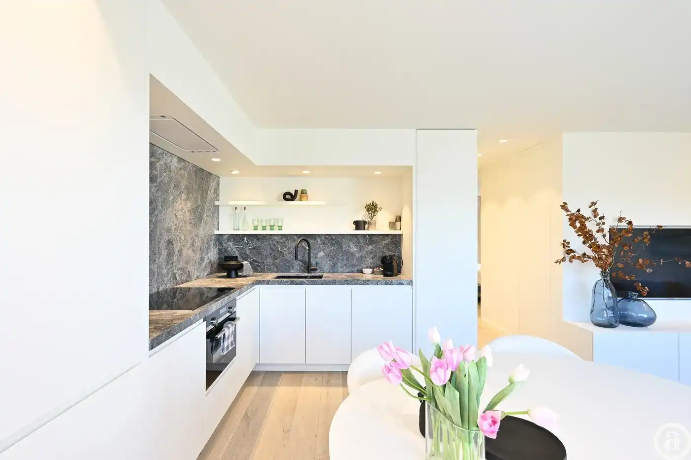 Penthouse-appartement vlakbij de zeedijk met zonneterrassen  foto 4