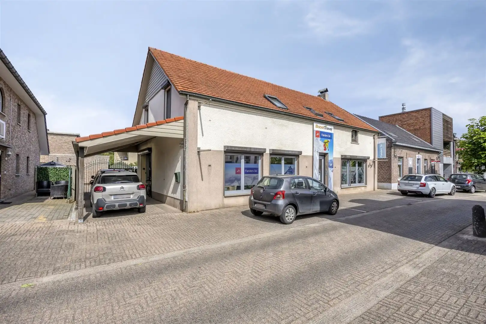 TE KOOP: Woning met handelsruimte en appartement in Eksel! foto 2