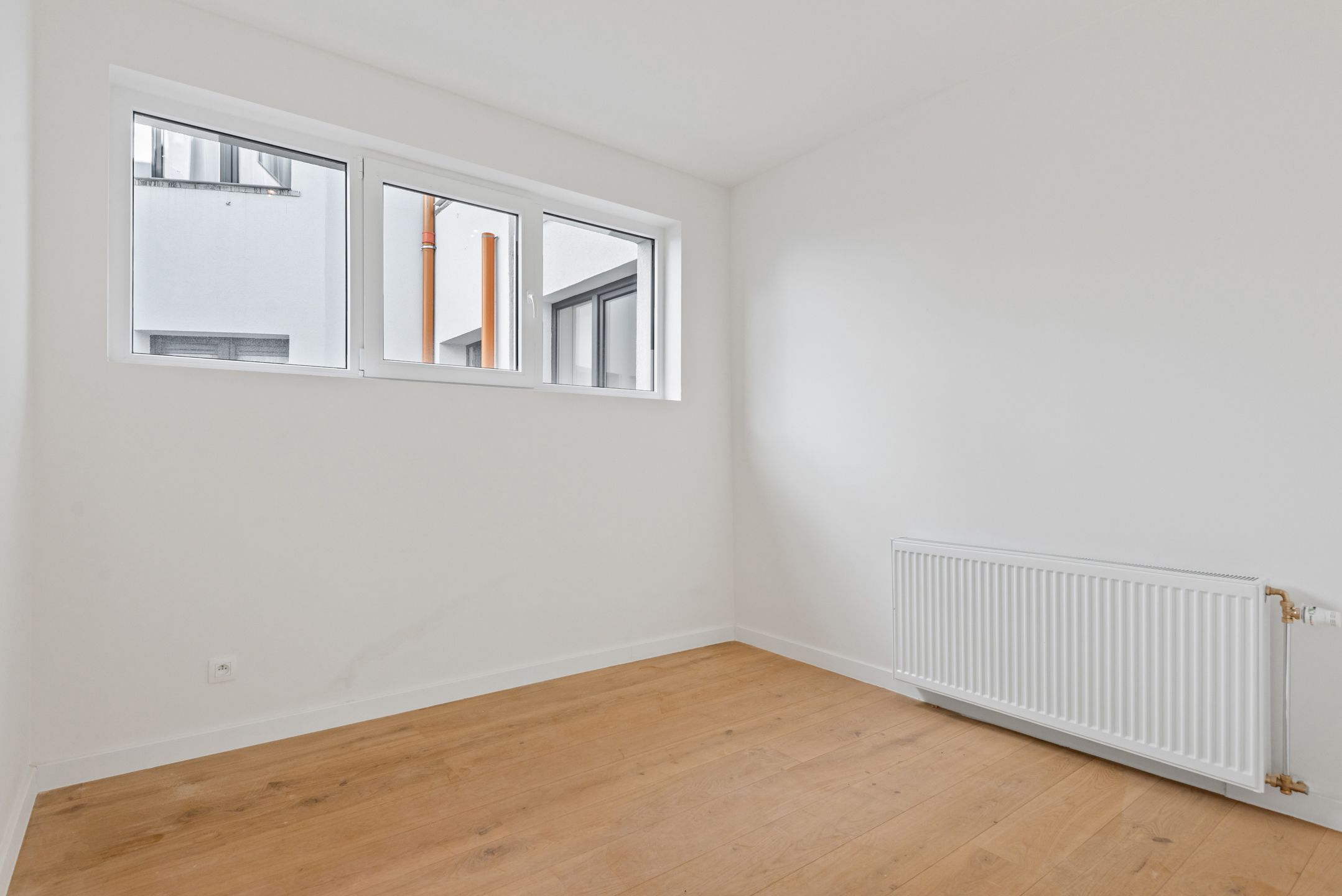Gerenoveerd 1 slaapkamer appartement met terras te koop foto 6