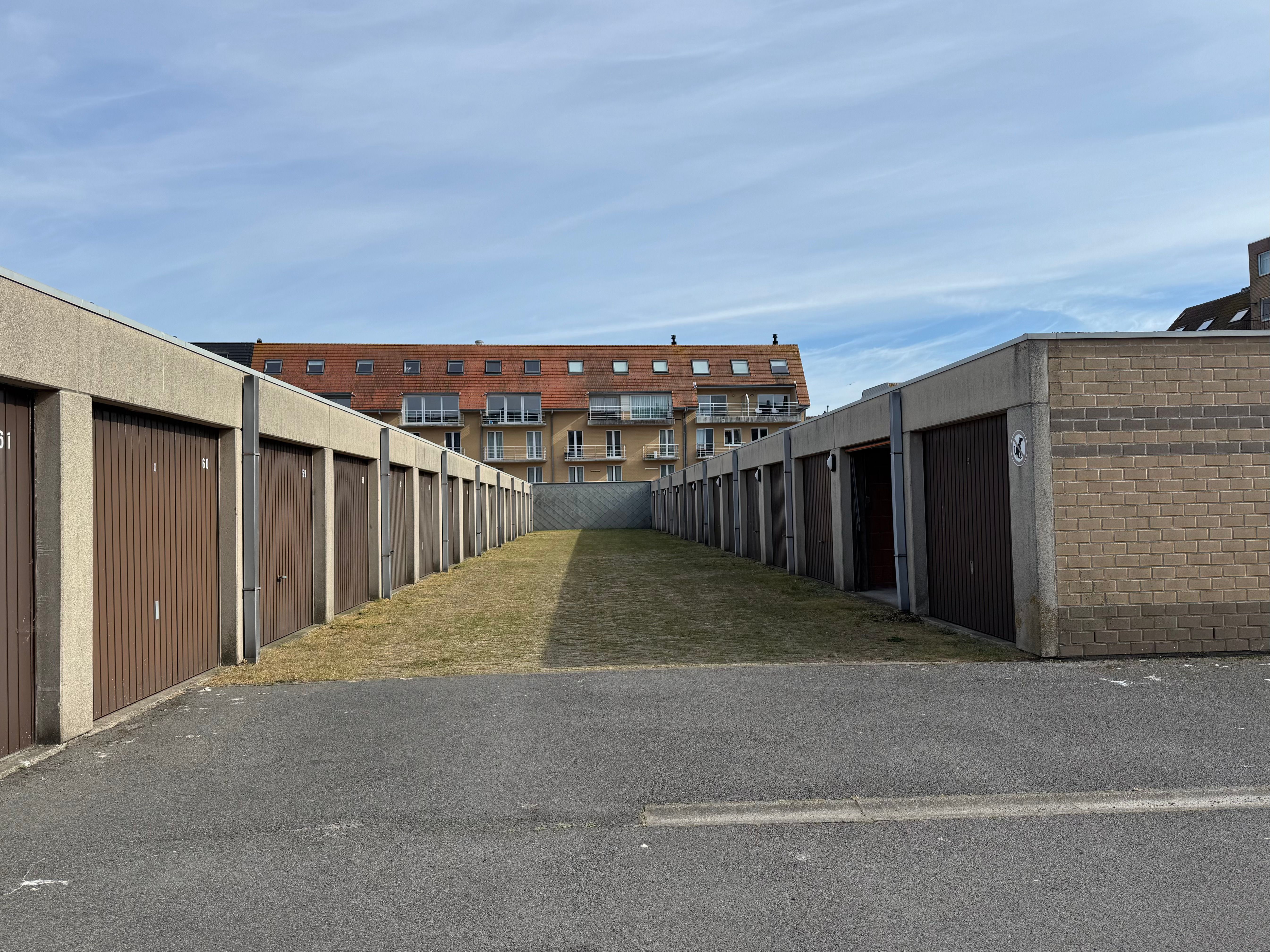 Garagebox 16m² in centrum Bredene foto 5