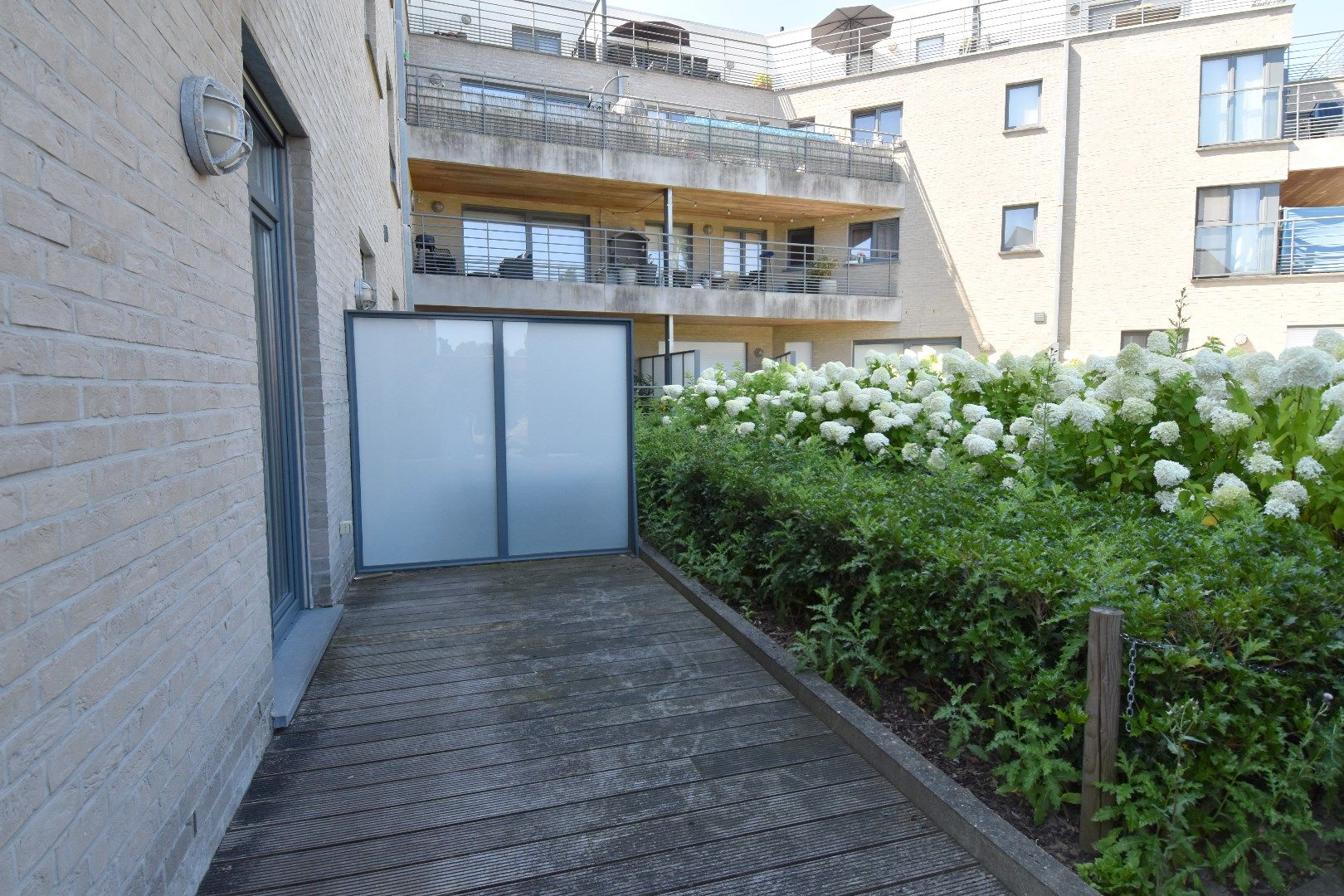 Lichtrijk gelijkvloers appartement met 2 slaapkamers in Gullegem foto 10