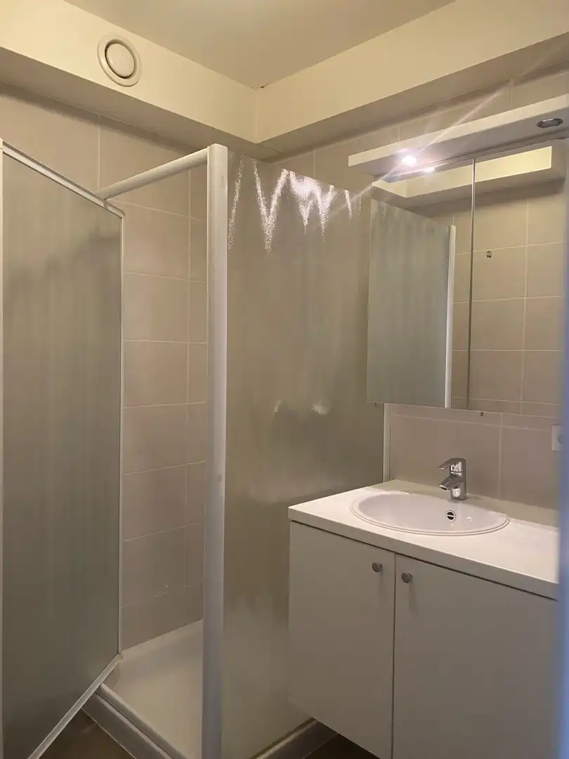 Verzorgd duplex appartement met 3 slaapkamers en autostaanplaats foto 8