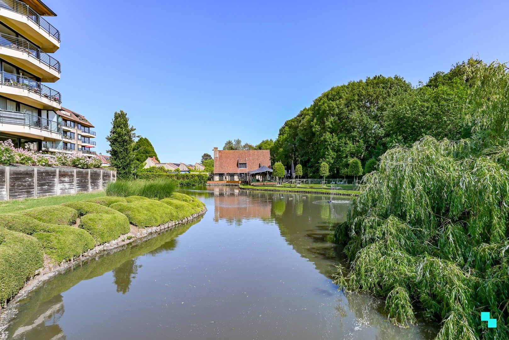 Ruim tweeslaapkamer appartement nabij centrum Izegem foto 3