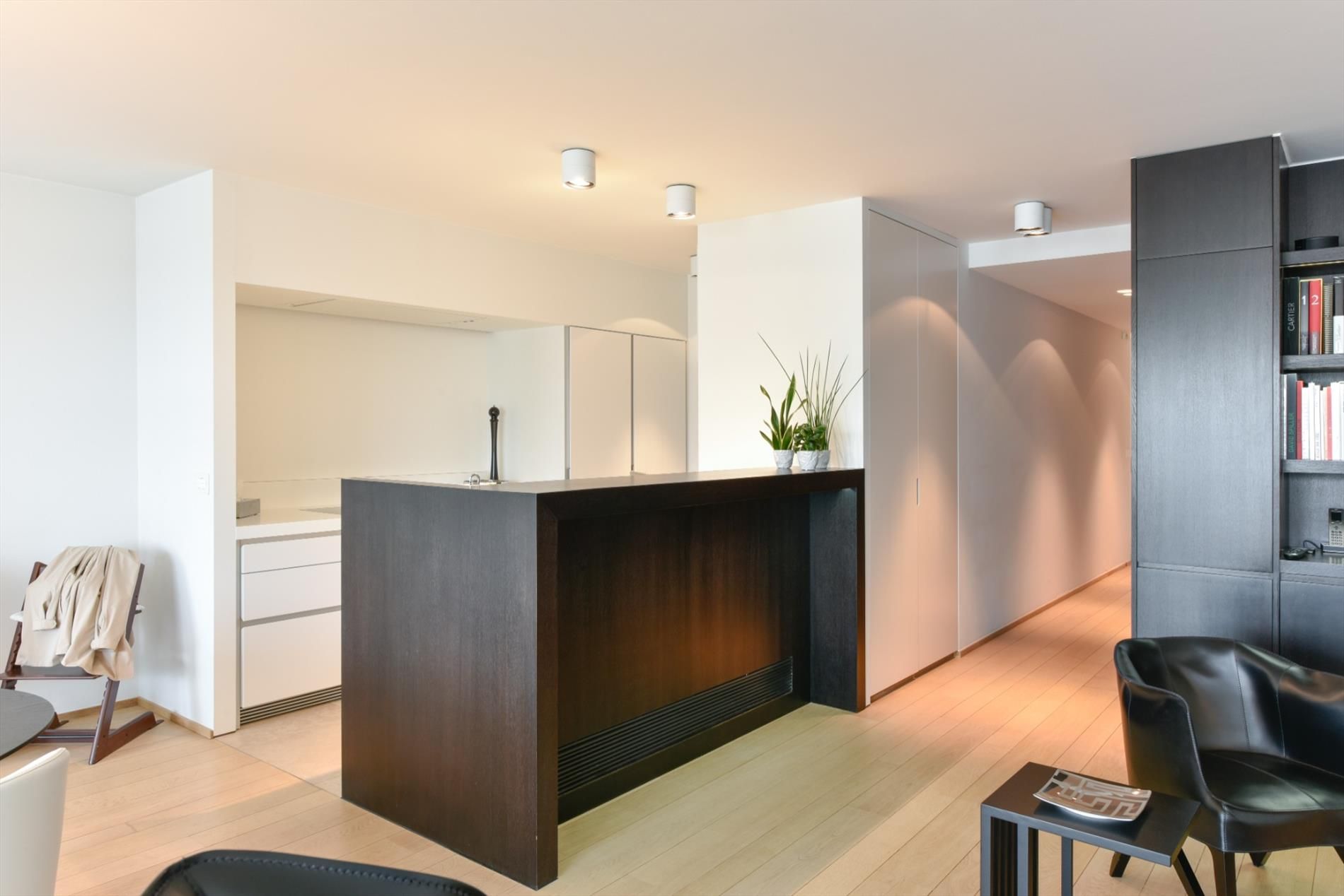 Exclusief appartement (ca. 160m²) met prachtig zeezicht, gelegen langs de zonnekant op het Albertplein met sublieme terrassen van ca 17m².  foto 6