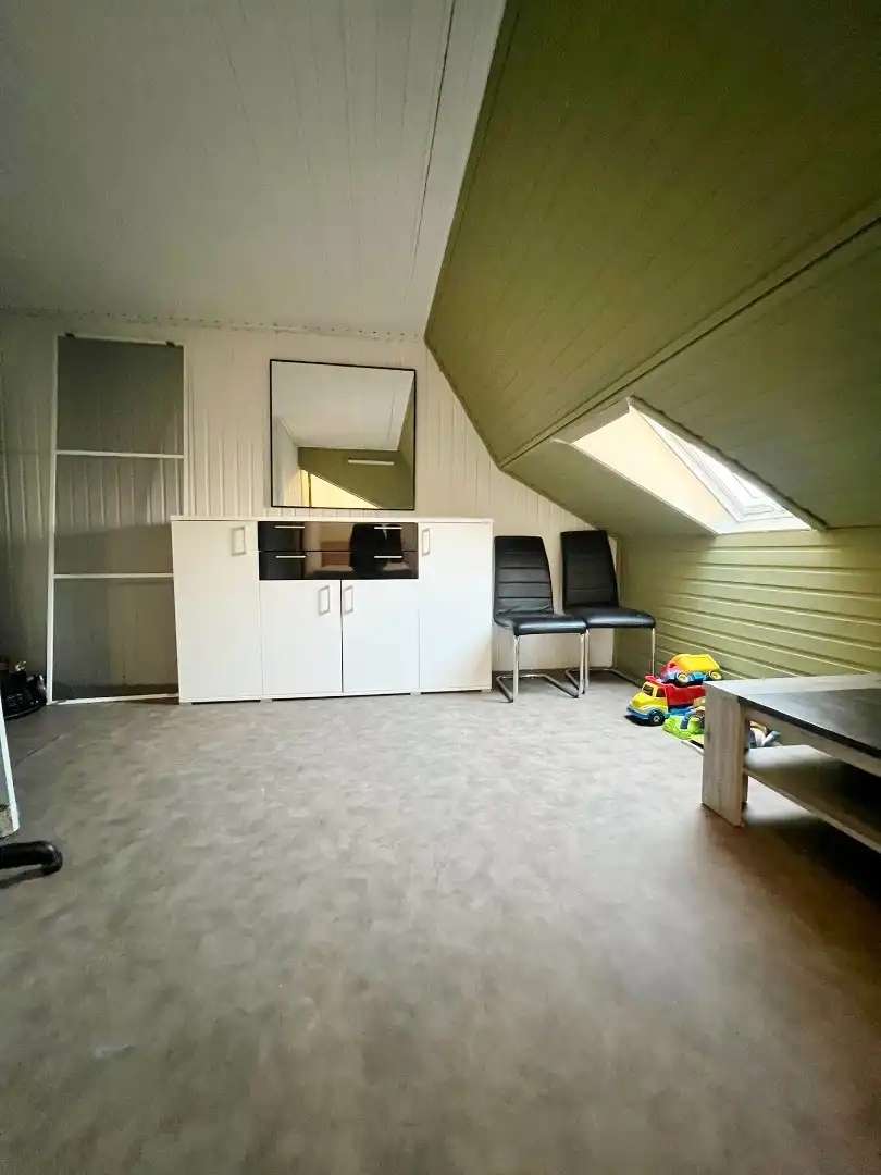 Duplex appartement met 3 slaapkamers en terras op wandelafstand van de markt.  foto 14
