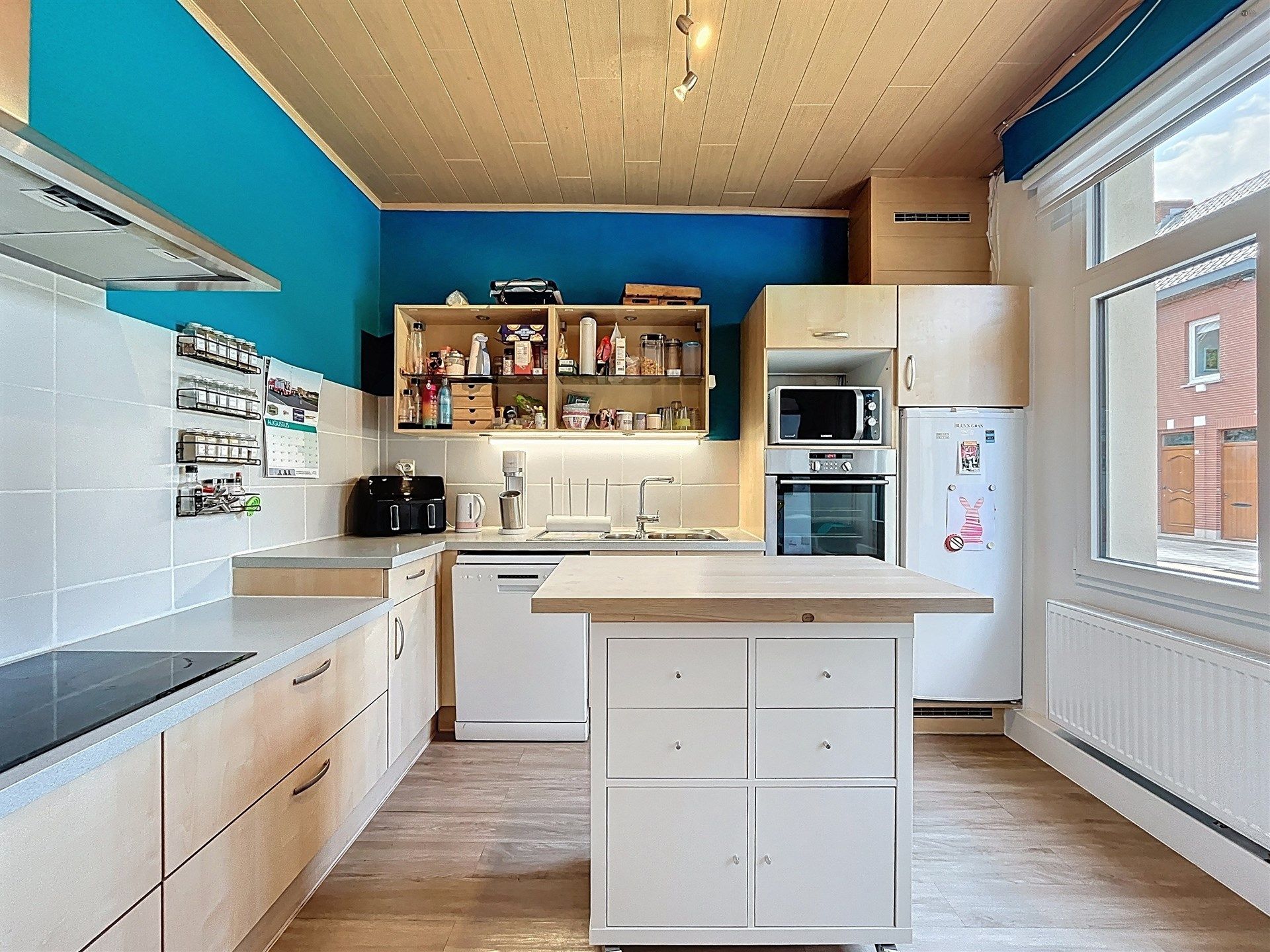 instapklare gezinswoning met 3 slaapkamers en prachtige tuin op perceel van 320m² foto 3
