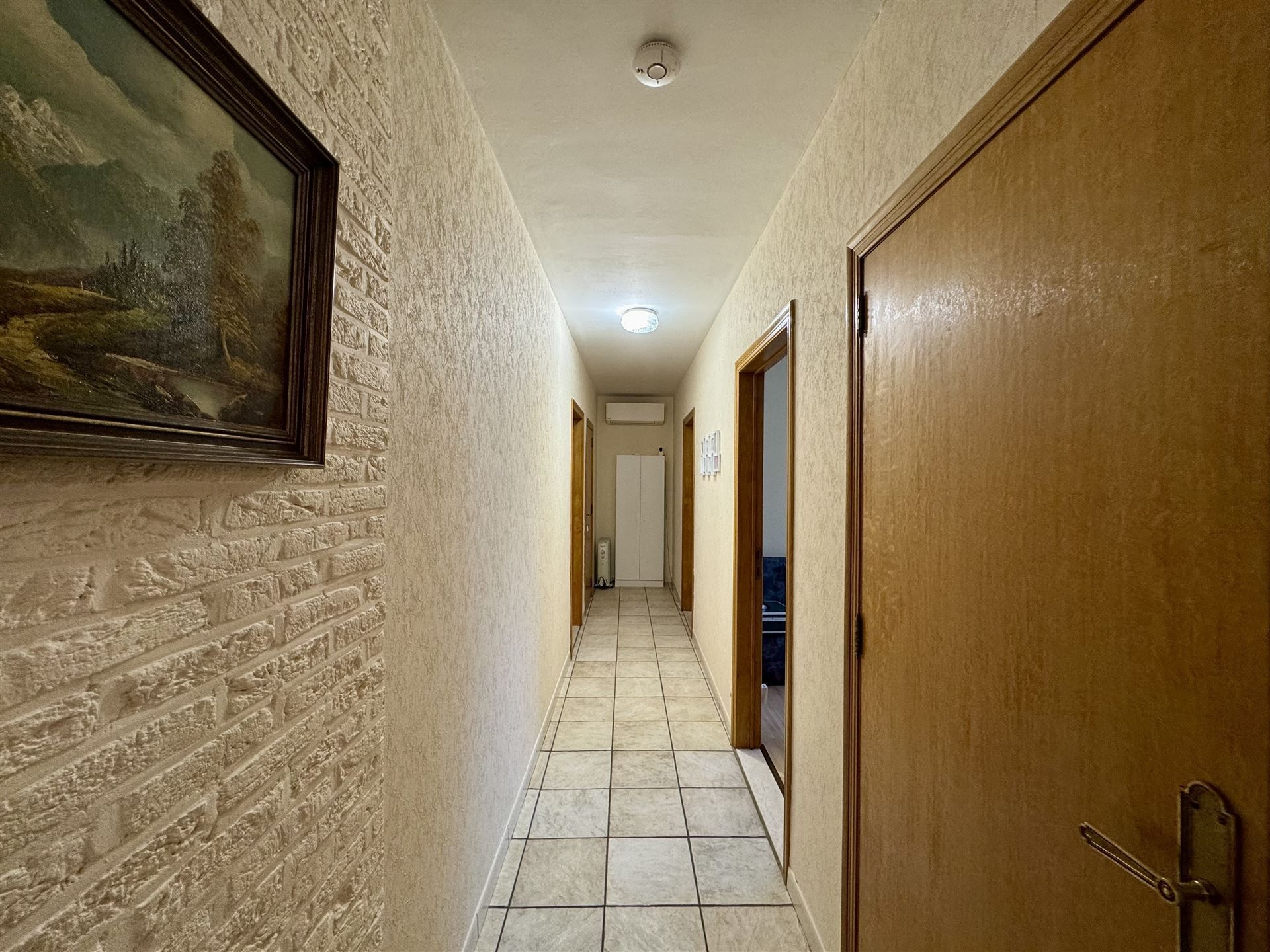 Vrijstaande woning die gebruikt kan worden als twee-woonst foto 8