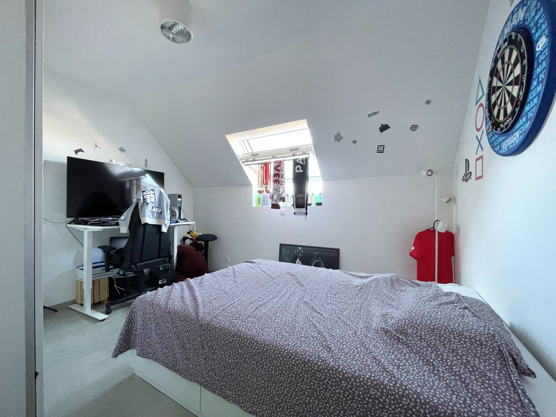 RECENT EN LICHTRIJK APPARTEMENT MET 2 KAMERS EN PARKING foto 9