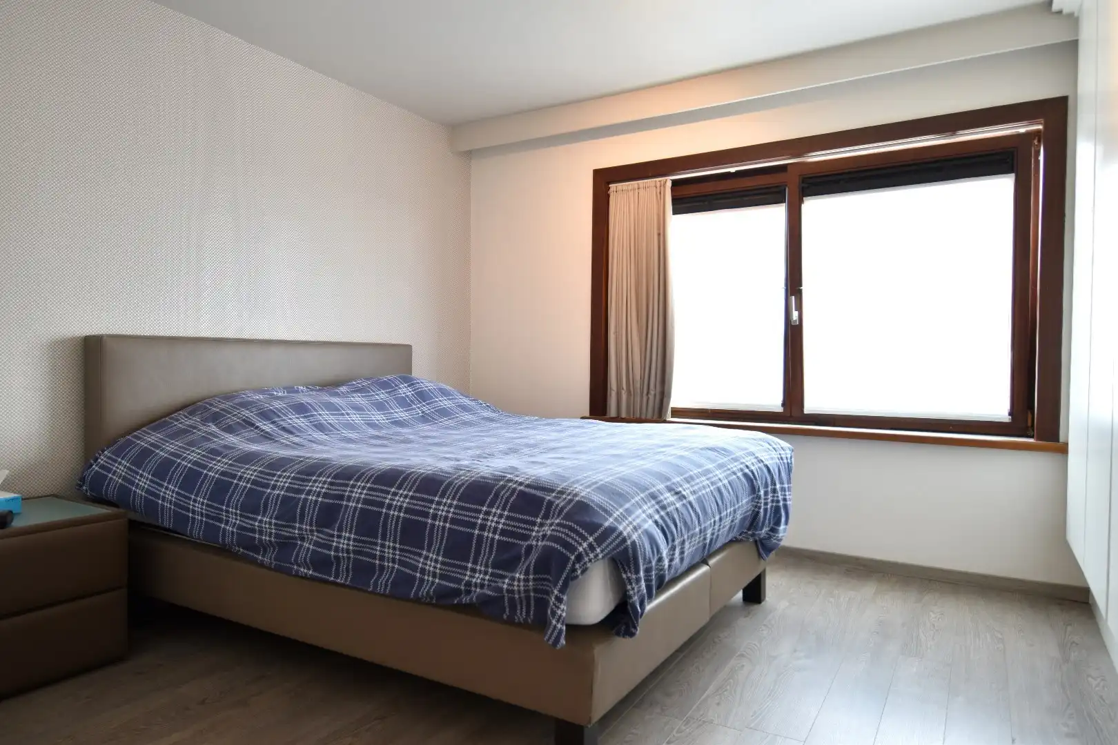 Handelspand op commerciële ligging met bovenliggend 3-slaapkamer appartement te Bissegem foto 13