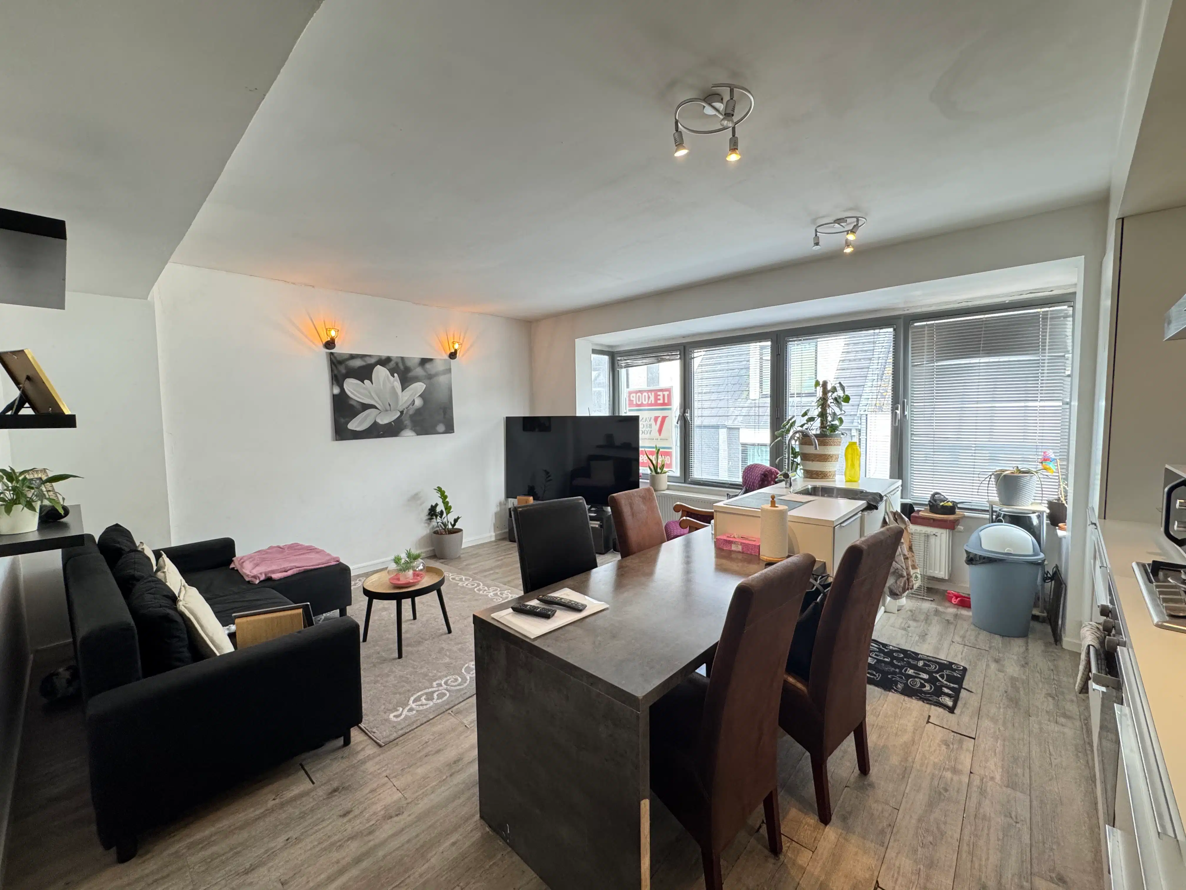 Opbrengsteigendom / appartement op centrale locatie foto 2