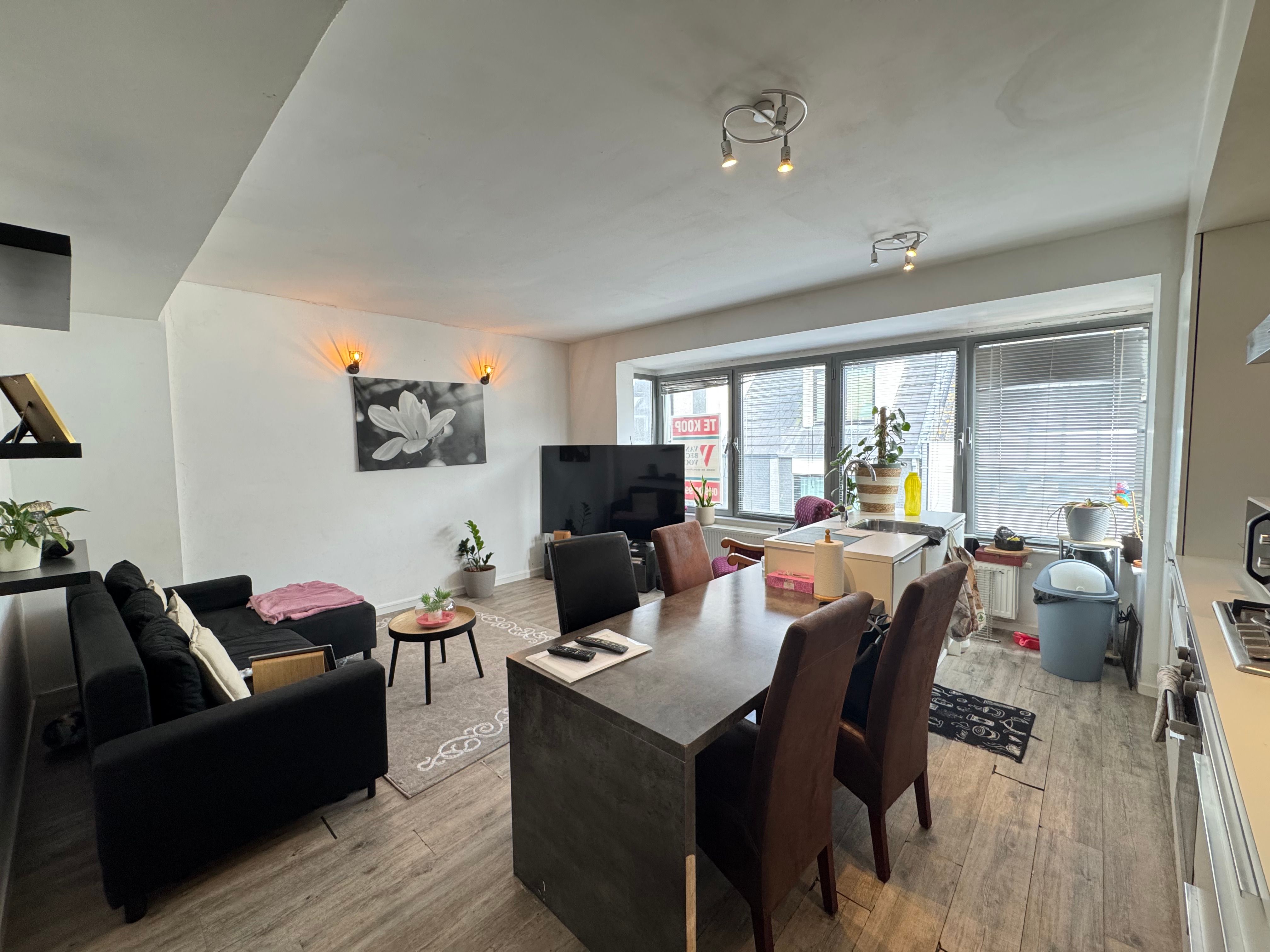 Opbrengsteigendom / appartement op centrale locatie foto 2