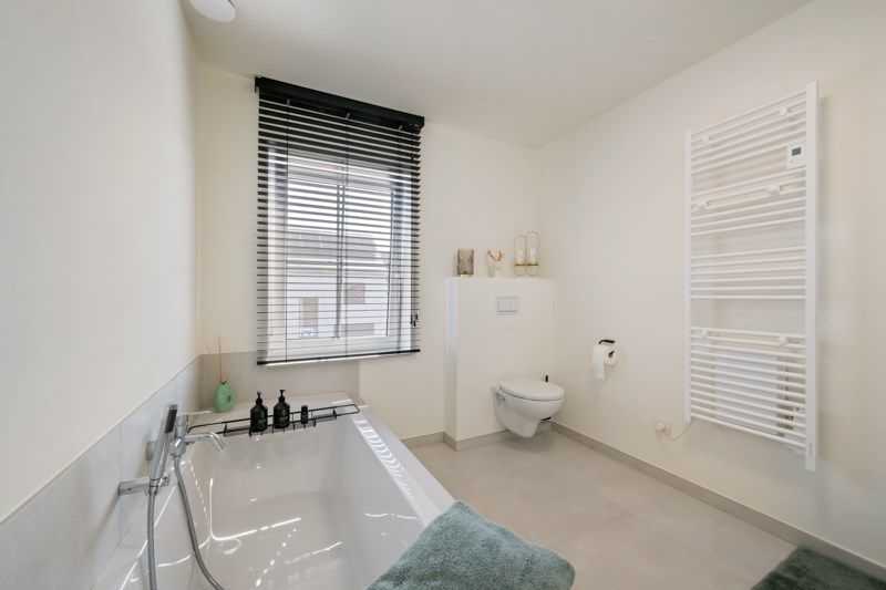 Half-open instapklare woning met 3 slaapkamers foto 12