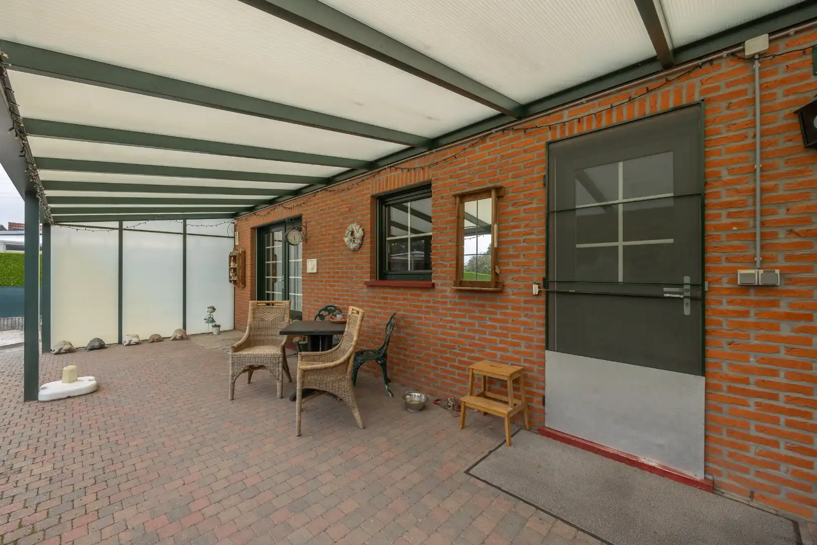 Goed onderhouden woning op een perceel van 8 are 19 ca foto 35