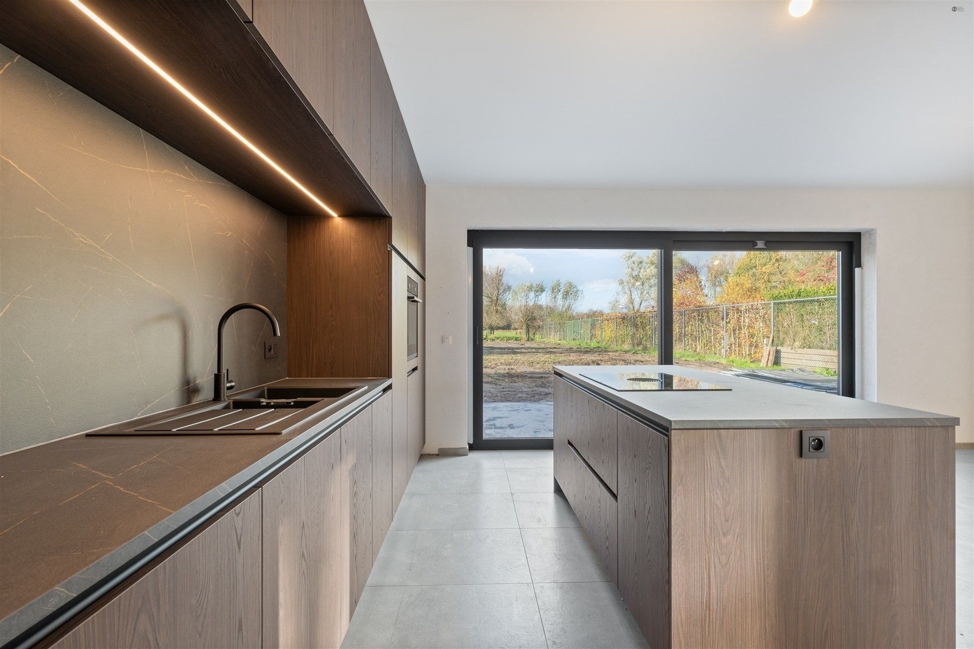 Half open bebouwing op 768m² lot 2 foto 2