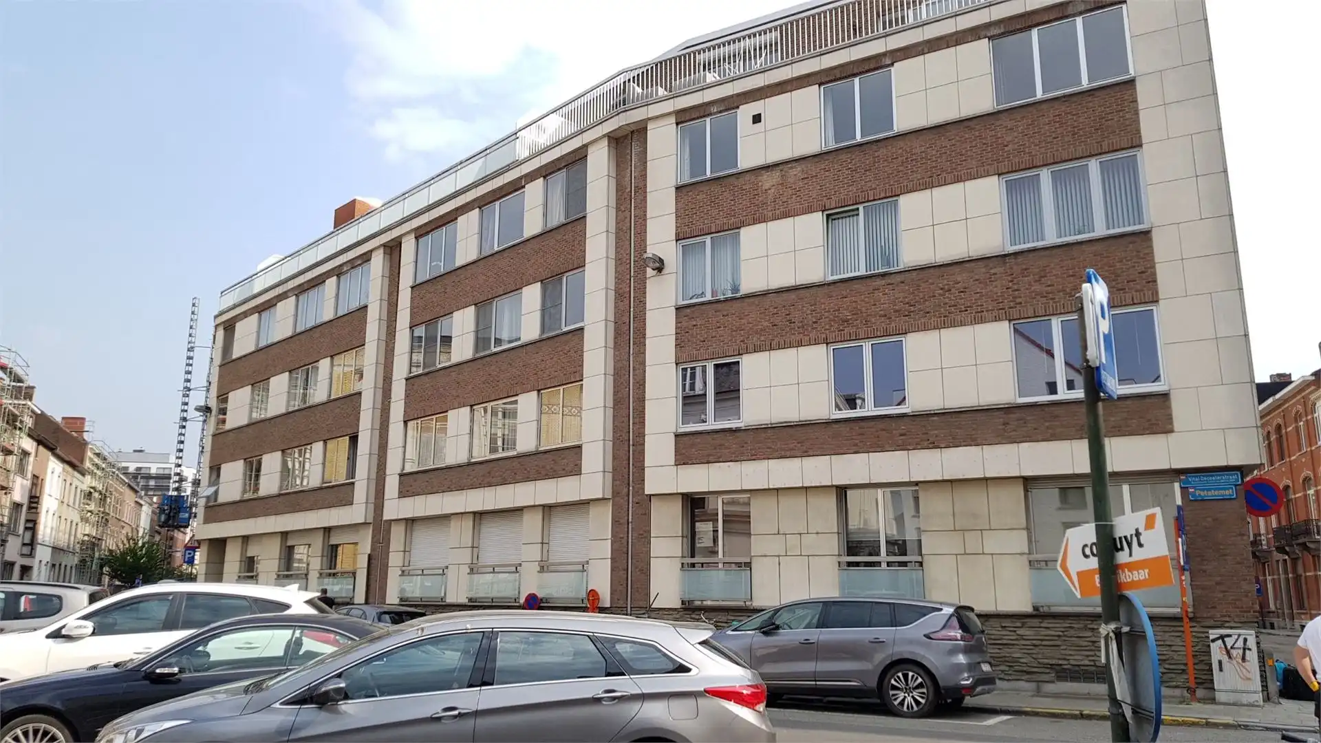 Appartement te huur foto {{pictureIndex}}