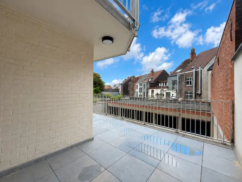 Ruim 3-slaapkamerappartement met groot terras en groen zicht op het Citadelpark foto 2