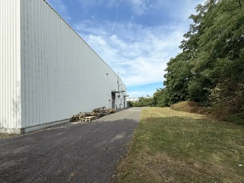 Sint-Niklaas - TE KOOP: Bedrijfsgebouw voor eigen gebruik of investering foto 21