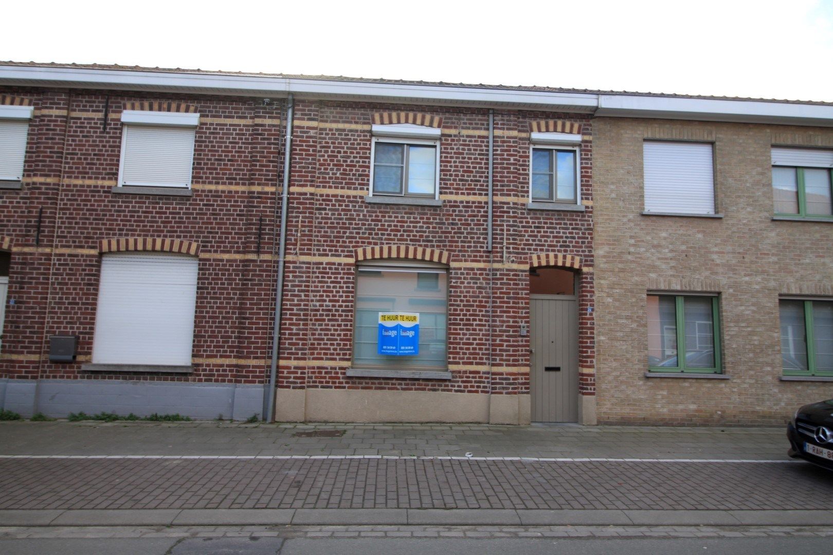 Rijwoning met prachtige tuin in centrum van Westrozebeke foto 9