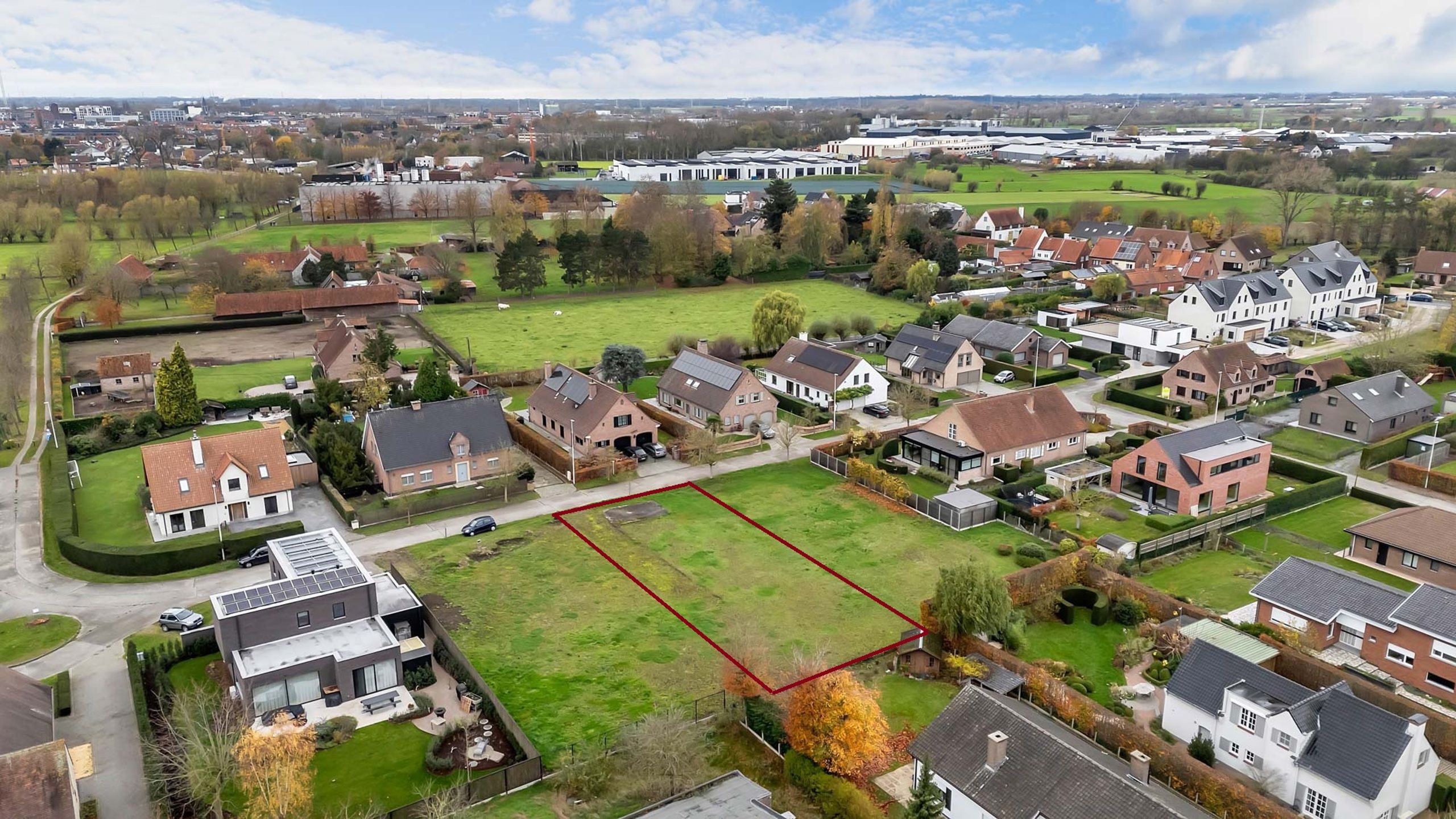 Exclusieve bouwgrond voor open bebouwing zonder bouwverplichting! foto {{pictureIndex}}