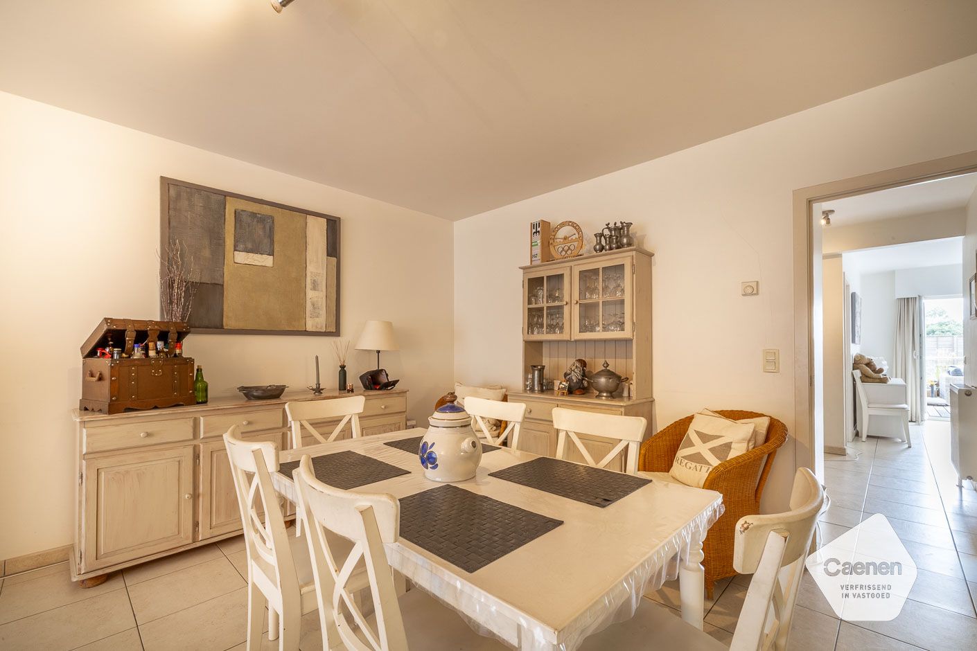🌊 Te koop: Gelijkvloers appartement met 2 slaapkamers + slaaphoek met uitzonderlijk groot terras – vlak bij zee! foto 5