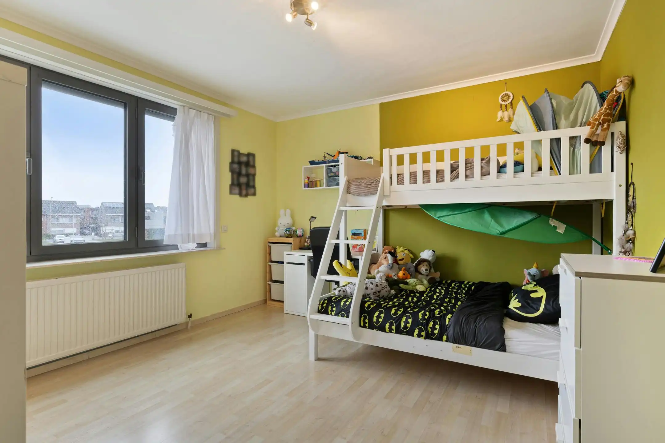 Gezinswoning met 3 slaapkamers en ruime garage op topligging foto 19