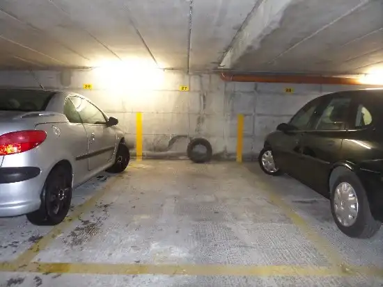 Parkeerplaats te huur Moerkerkse Steenweg 115 - - 8310 Sint-Kruis