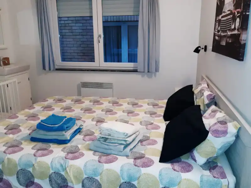 Mooi gerenoveerd 2-slaapkamer-appartement  met zeezicht. foto 12