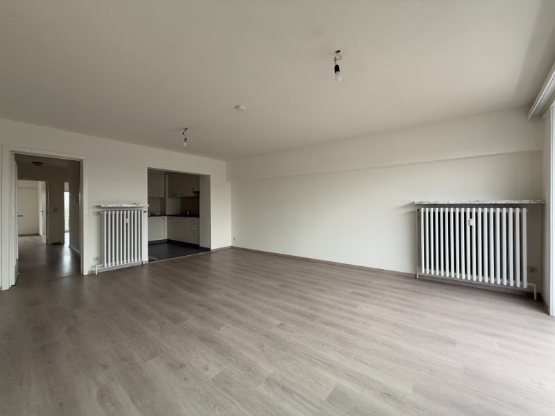 Gerenoveerd appartement met veel lichtinval, gelegen op de Markt foto 5