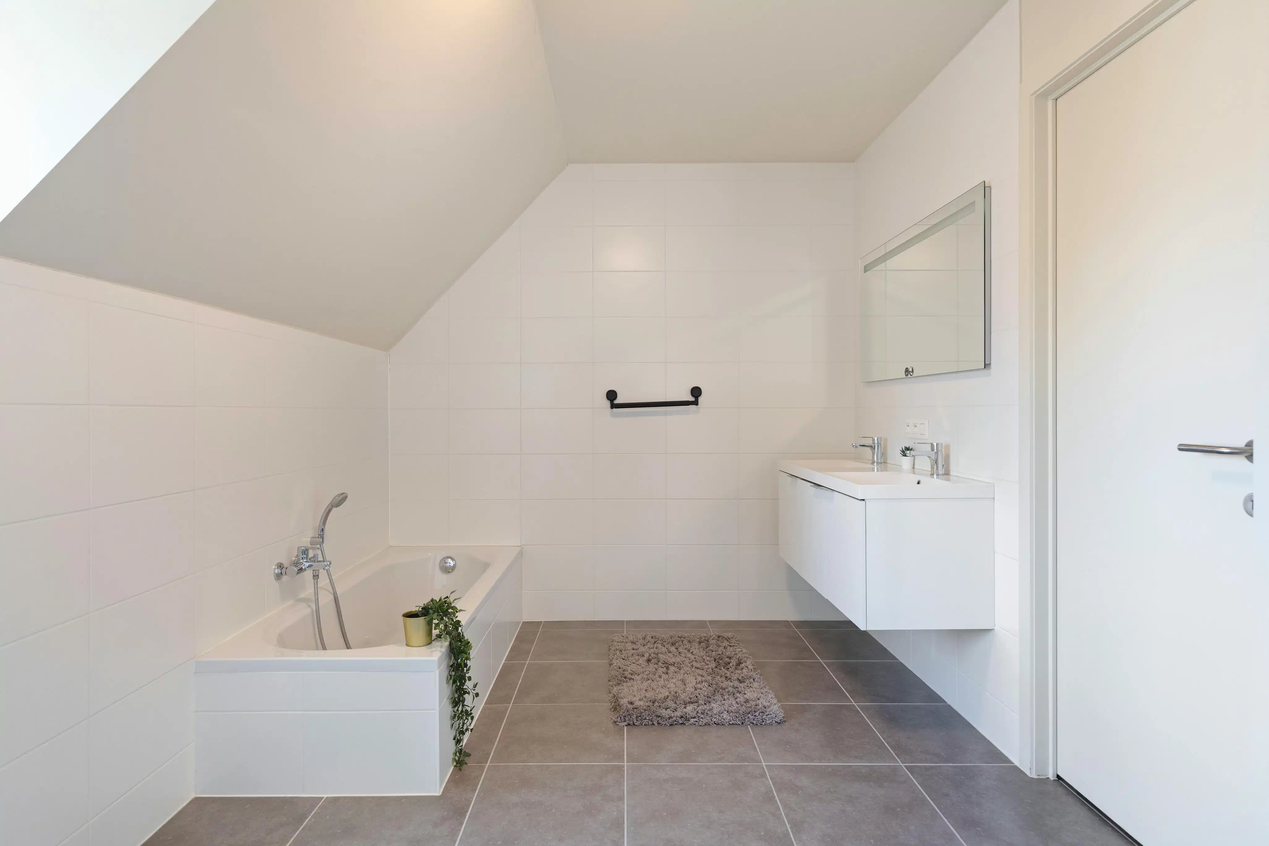 Luxueus appartement met 2 slaapkamers te koop in Brugge foto 11