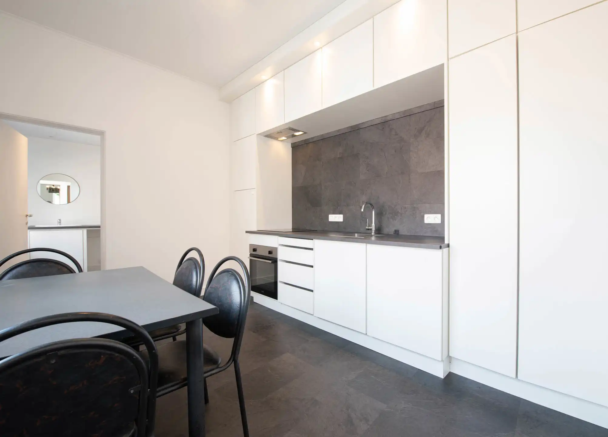 Instapklare woning met garage te Zichen.  foto 8