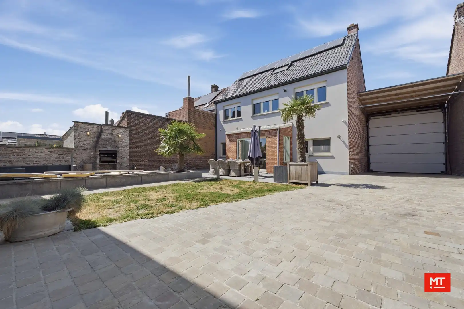 Ruime, instapklare woning met loods in het centrum van Wervik foto 7