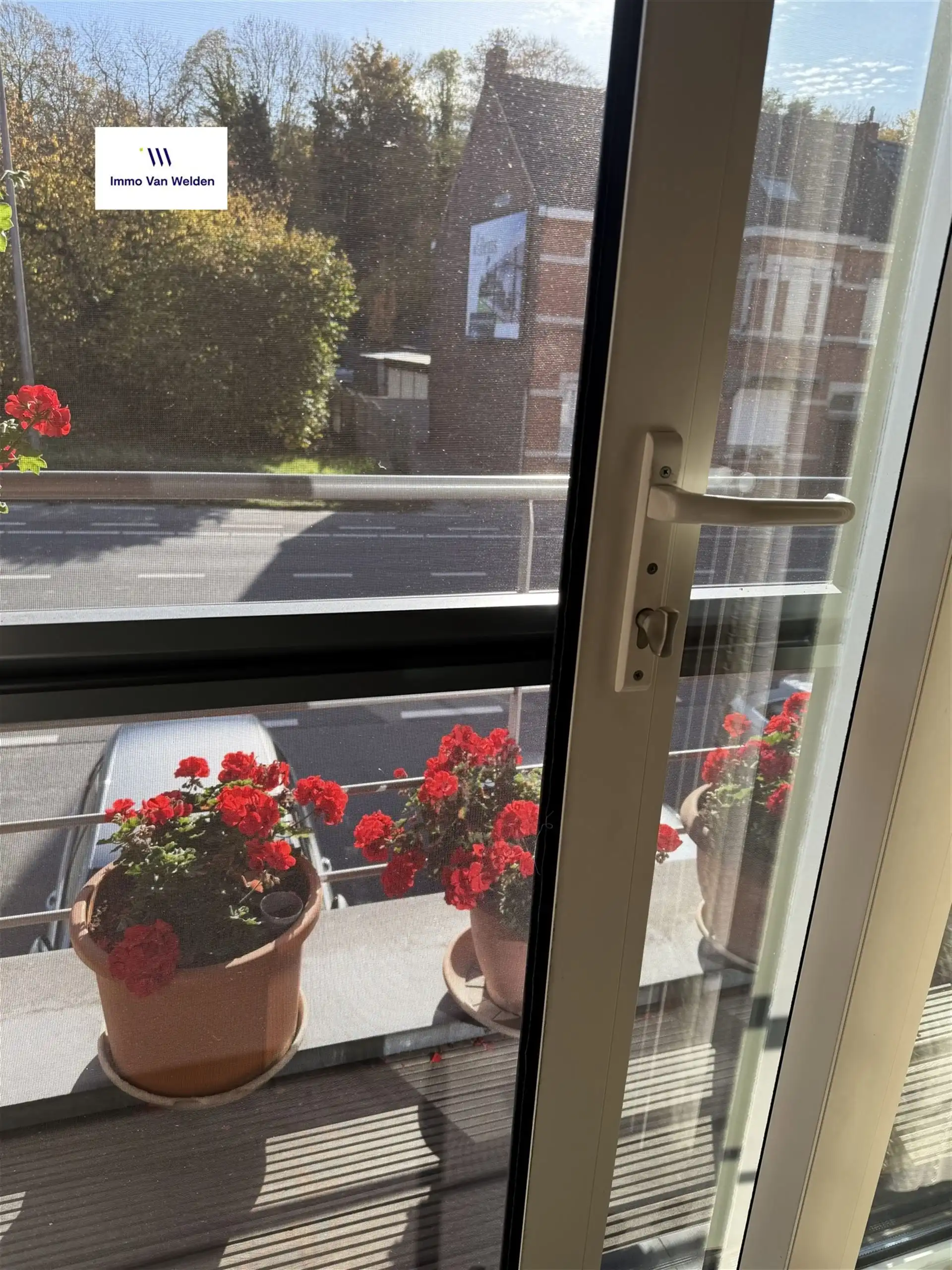 Stijlvol appartement met 2 slaapkamers, terras en garage foto 18