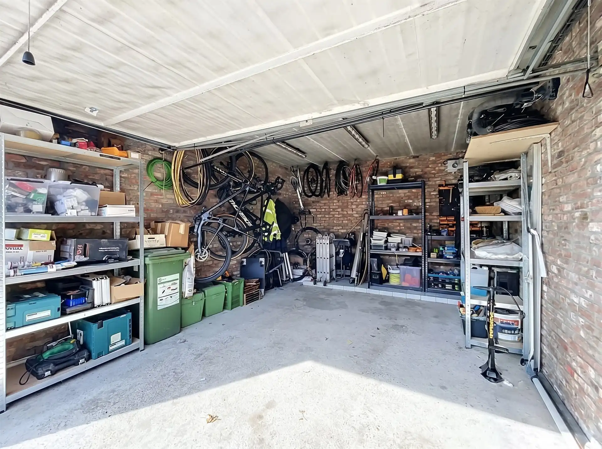 Modern appartement met 2 slaapkamers en garagebox foto 14