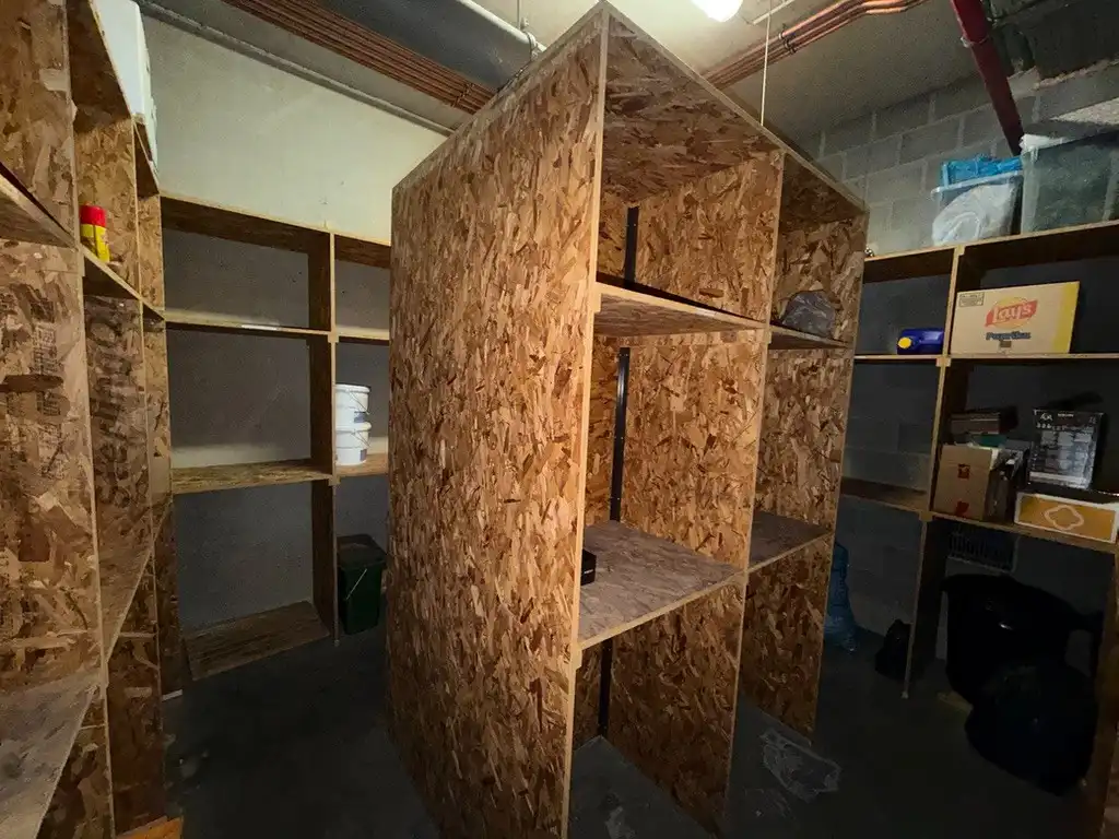 Genk-centrum, Oude Markt 4 bus 11: Ruim en energiezuinig appartement (133 m²) met 2 slaapkamers, overdekt terras, dubbele autostaanplaats en kelderberging. foto 27