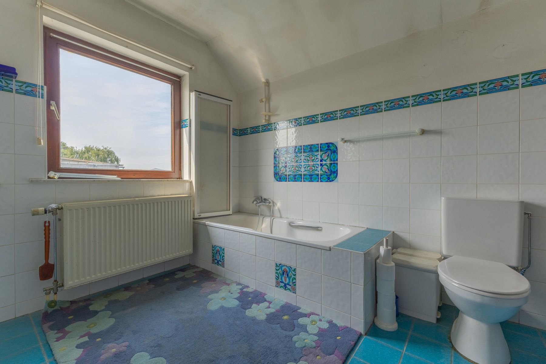 Landelijk gelegen woning met 3 slaapkamers en garage foto 18