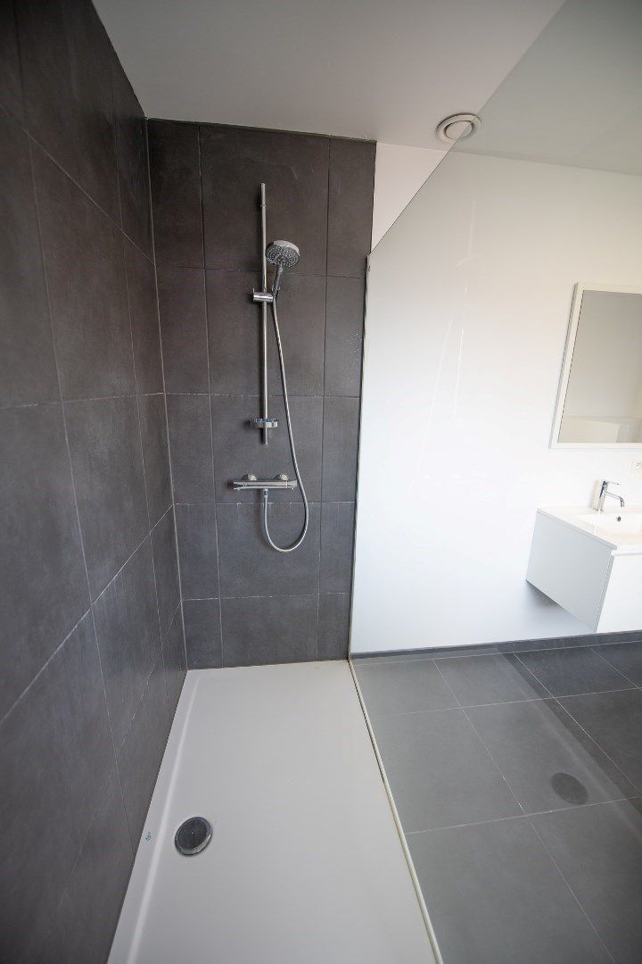 Verrassend ruime BEN-woning TE HUUR op zeer mooie ligging te Waregem. foto 10