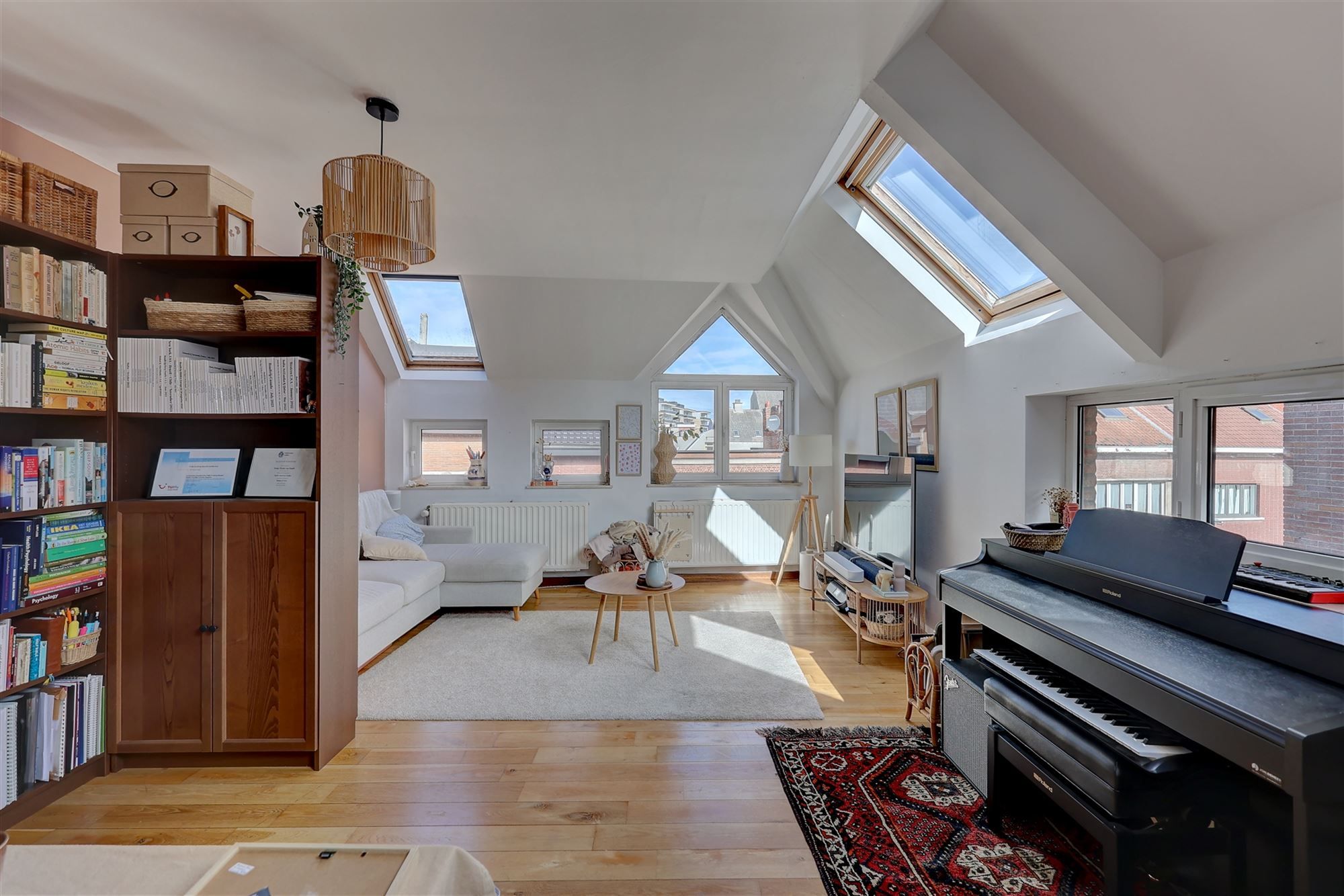 Lichtrijk dakappartement te huur in het centrum van Mechelen foto 2
