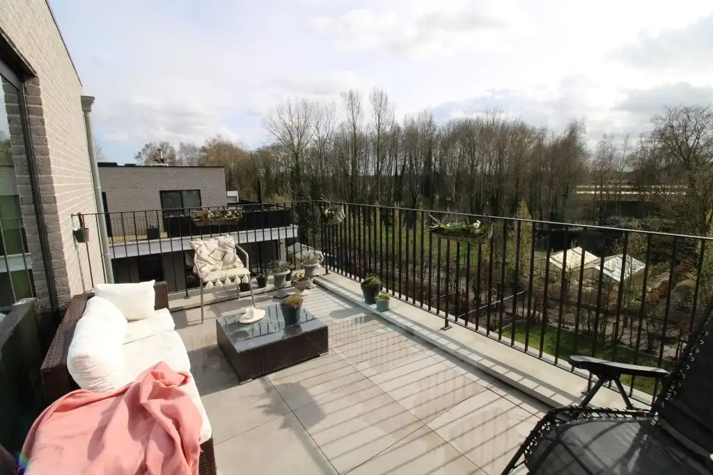 Zeer mooi dakappartement met dubbele garagebox foto 18