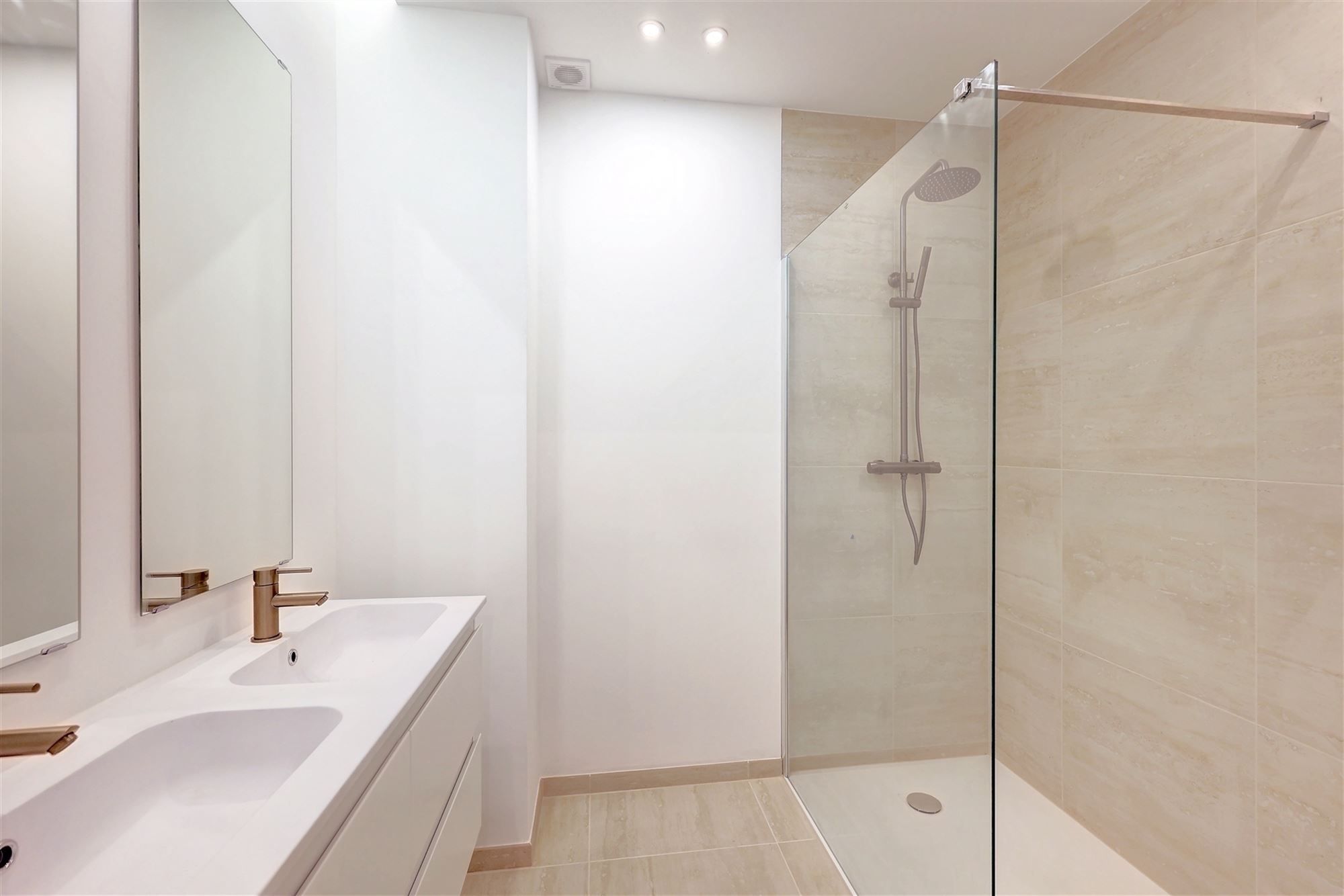 Nieuwbouw appartement met 2-3 slpks en terras Markgravewijk foto 20