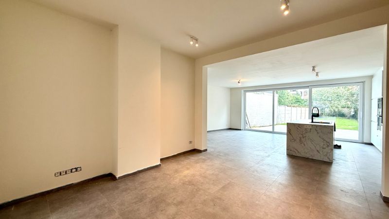 Prachtige vernieuwbouwwoning aan het water in hartje Deinze foto 13