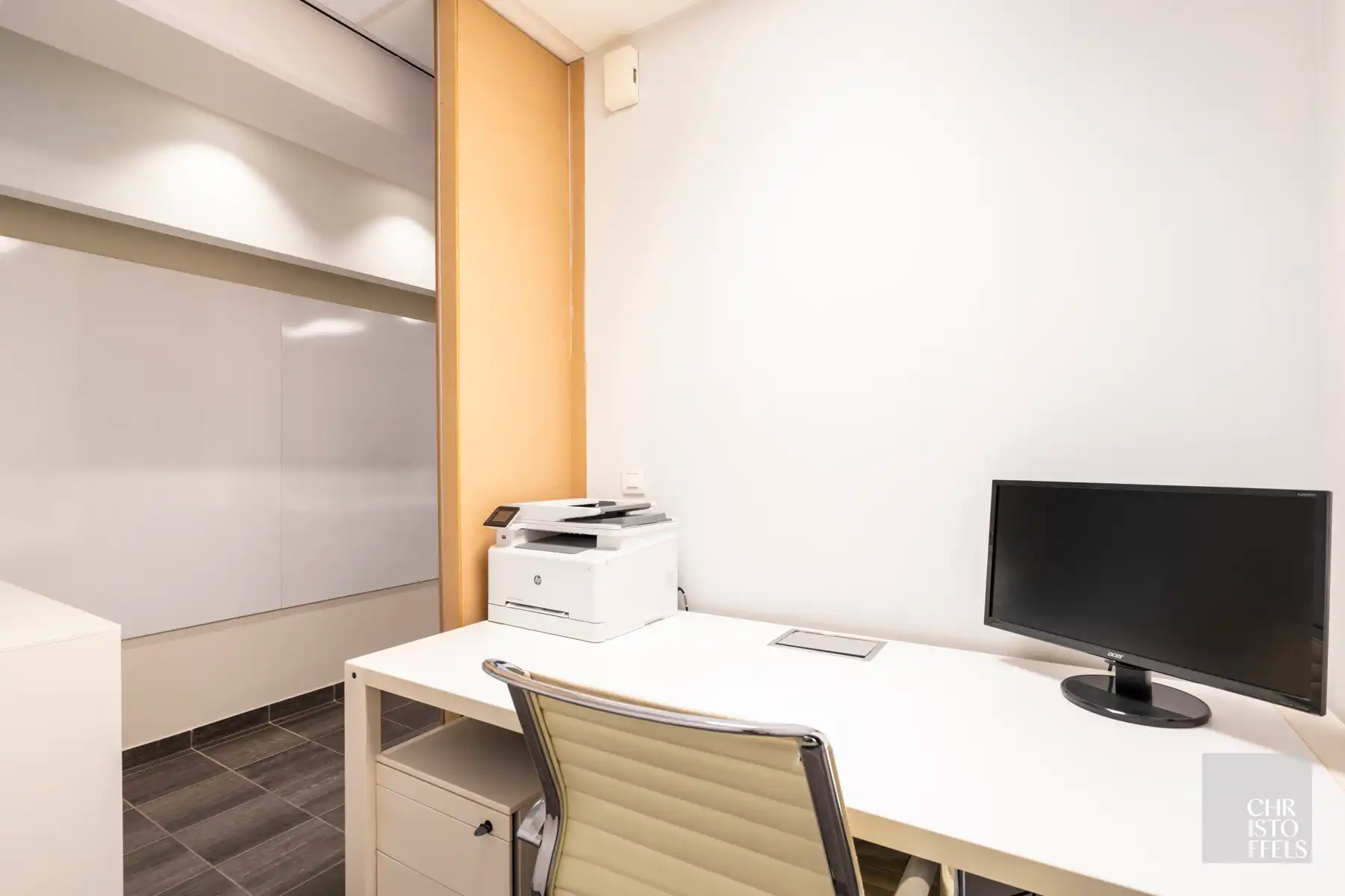 Moderne kantoorruimte van 104m² in Lanaken centrum! foto 11