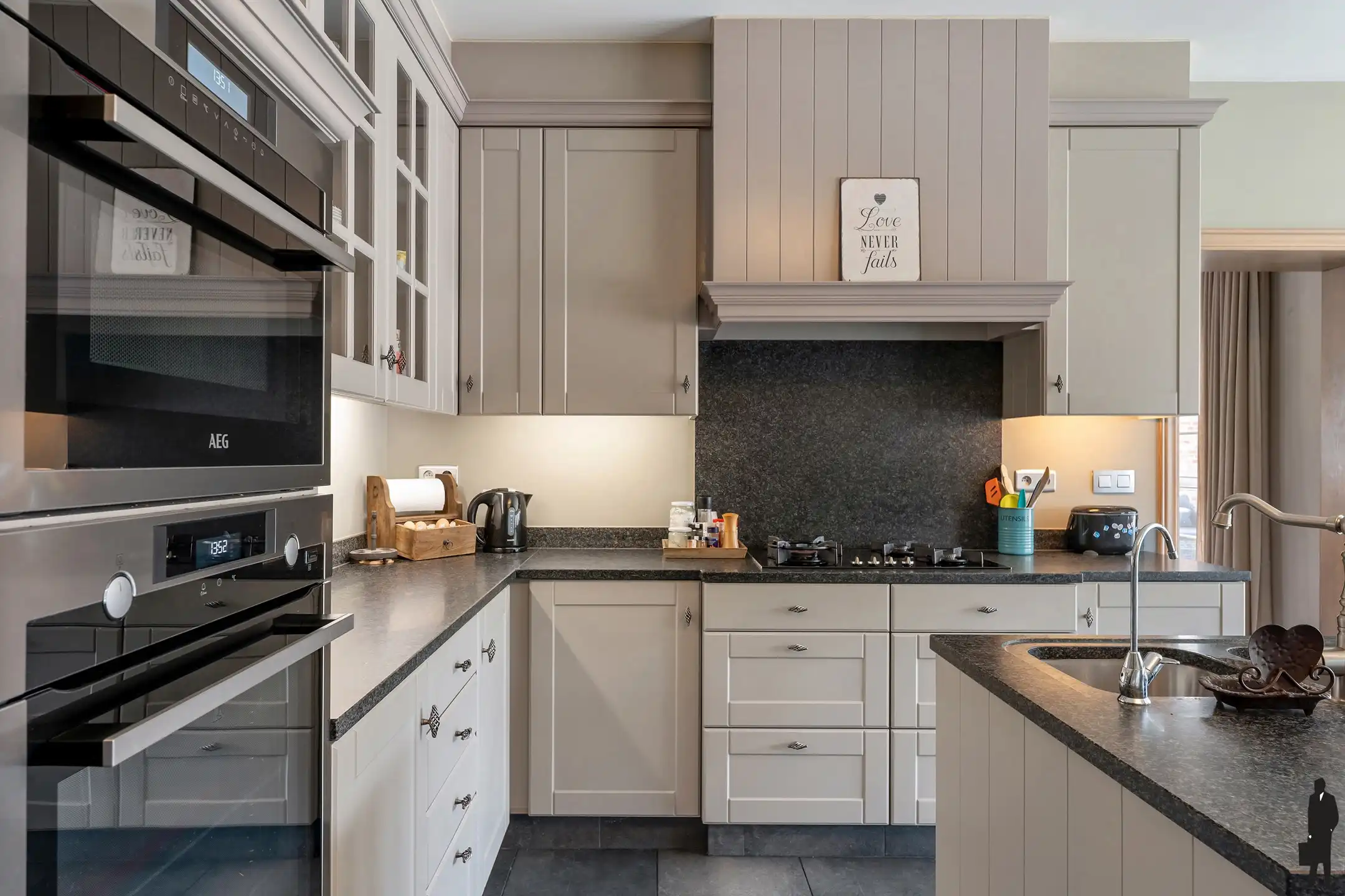 Uitzonderlijke hoevilla met paardenfaciliteiten op ca. 1 ha foto 5