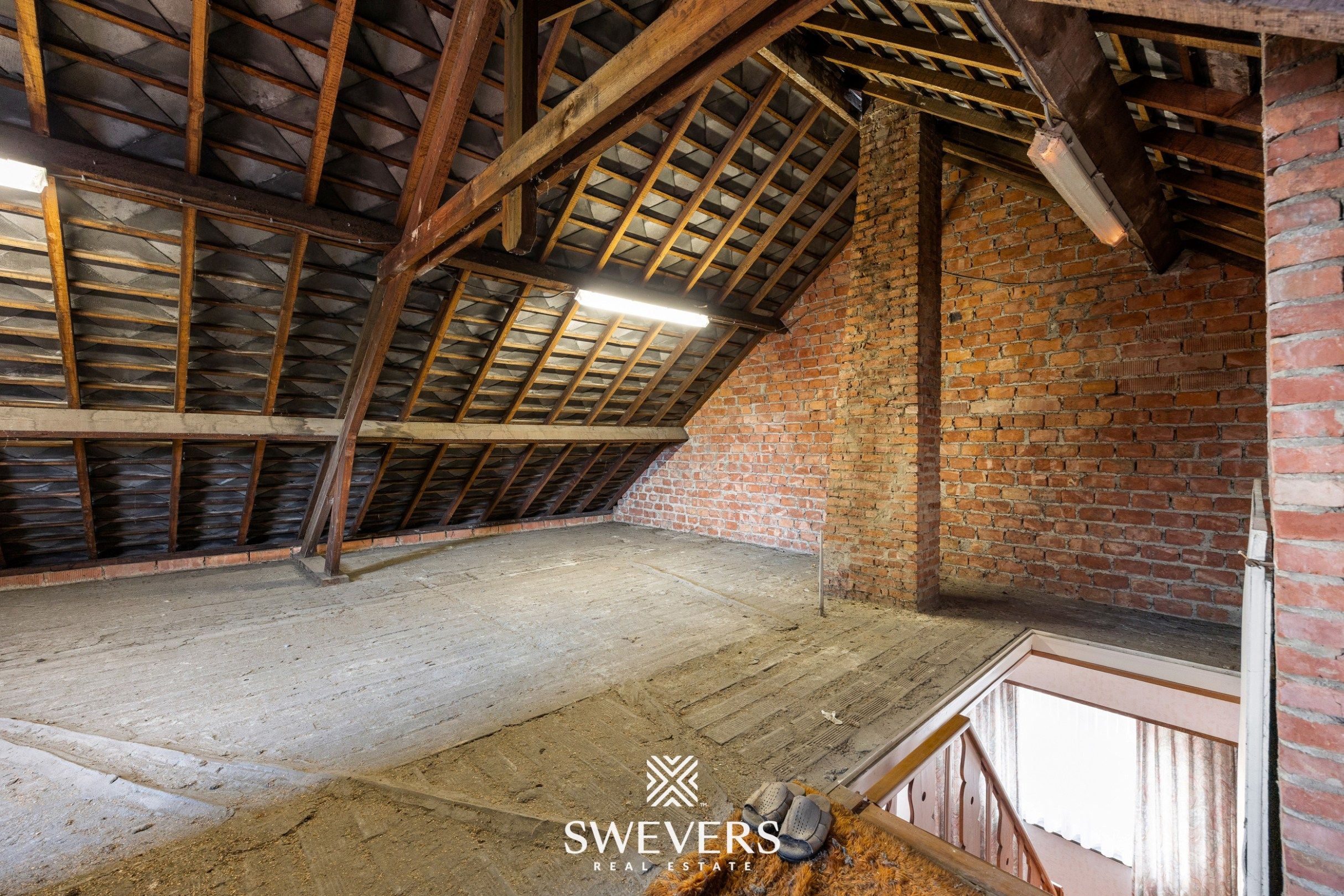 Te renoveren ruime gezinswoning met vijf slaapkamers en uitbreidingsmogelijkheden foto 24