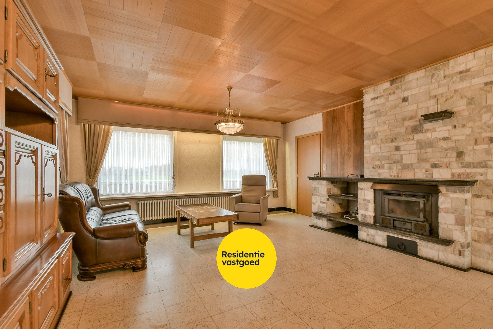 Statige woning met ruime loodsen in Kortemark! foto 4