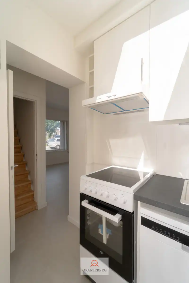 Gerenoveerde lichtrijke hoekwoning aan het water foto 15