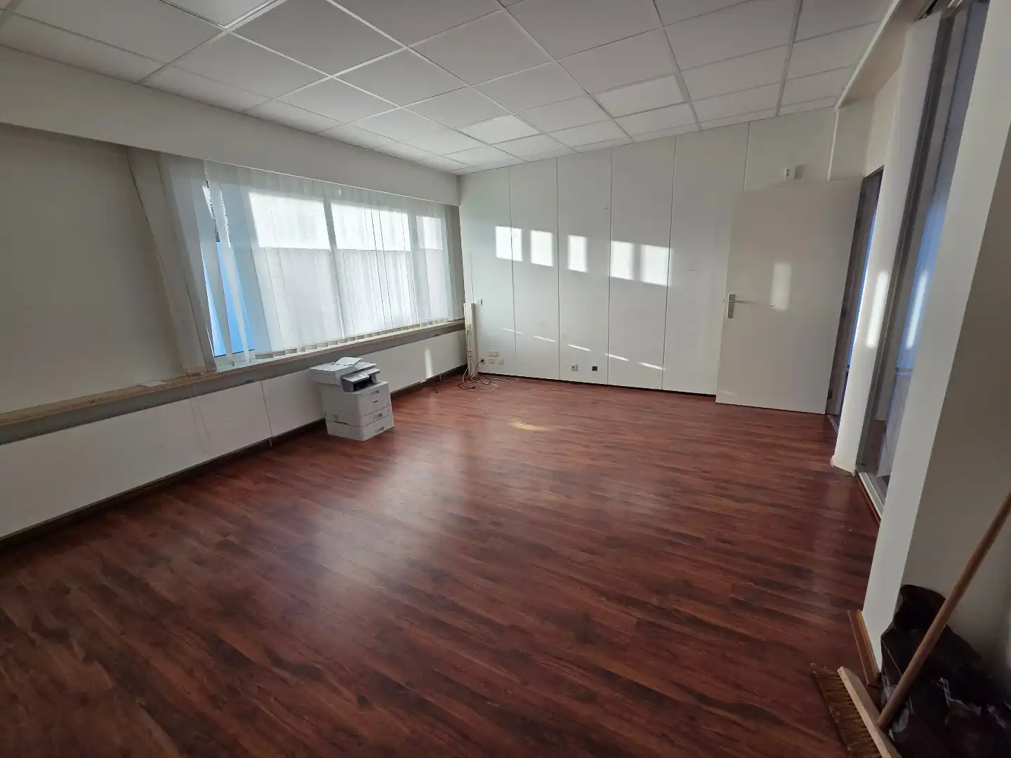 Commercieel kantoor met appartement in dorpskern Kampenhout foto 5