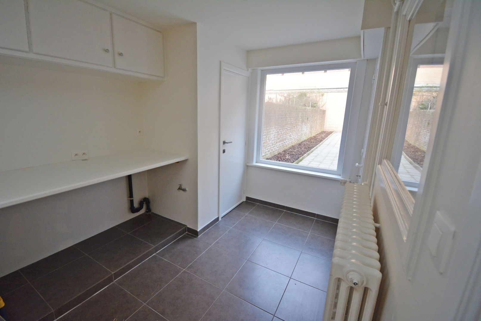 Ruim appartement met 3 slaapkamers in een zijstraat van de Lippenslaan. foto 13